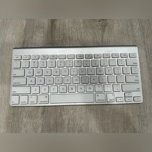 Genuine Apple Wireless Bluetooth Keyboard A1314 Mac iMac Aluminum Silver